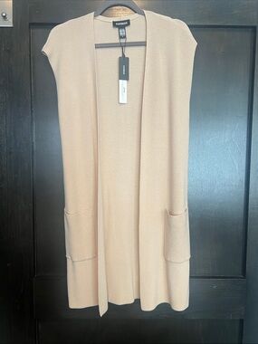 Express Sleeveless Open Cardigan Vest in Beige Blush
